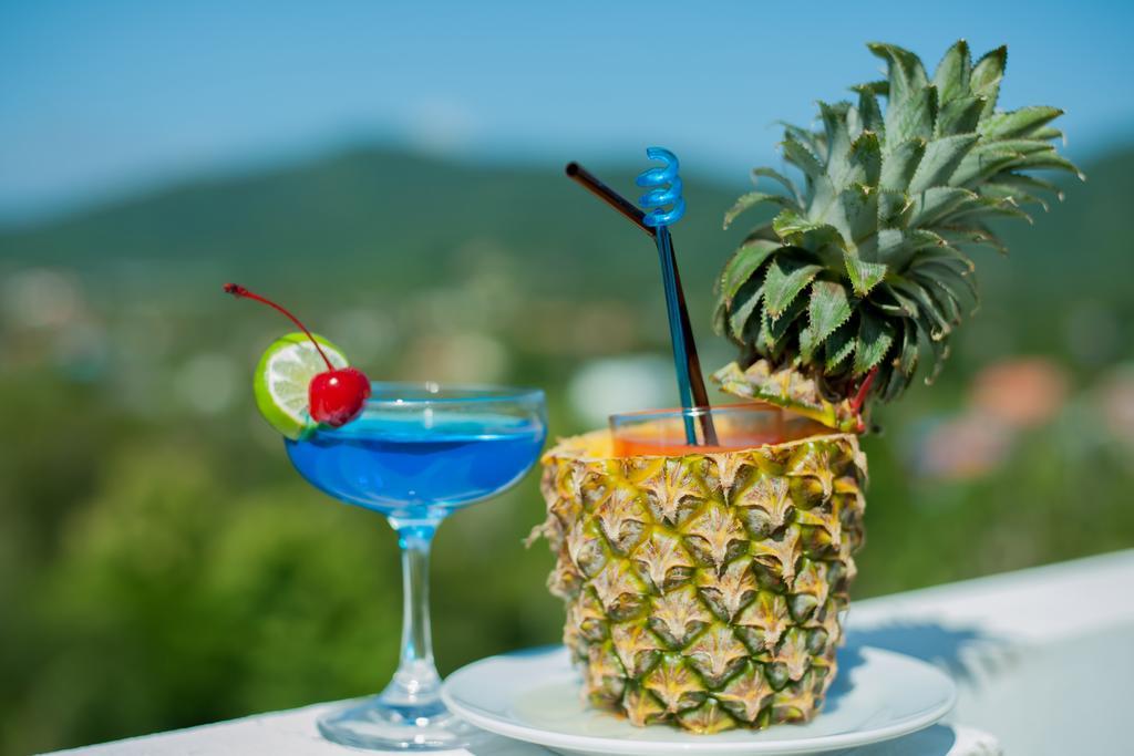 Grand Nai Harn Suites Rawai Ngoại thất bức ảnh